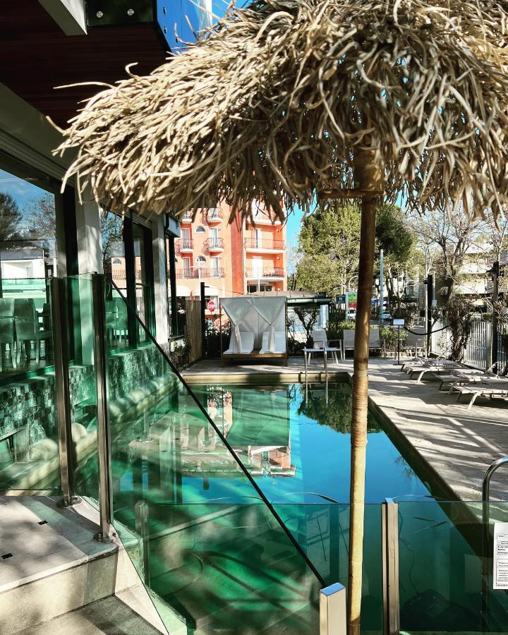 Hotel Montecarlo - Vista Mare Con Piscina & Area Fitness リッチョーネ エクステリア 写真