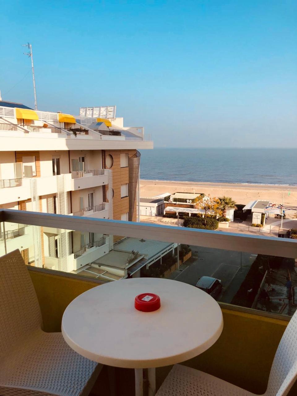Hotel Montecarlo - Vista Mare Con Piscina & Area Fitness リッチョーネ エクステリア 写真