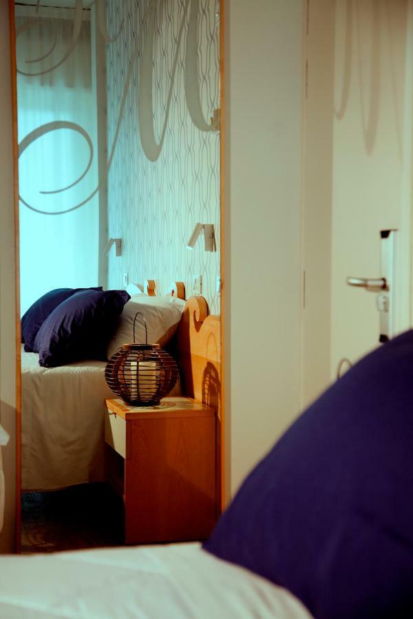 Hotel Montecarlo - Vista Mare Con Piscina & Area Fitness リッチョーネ エクステリア 写真