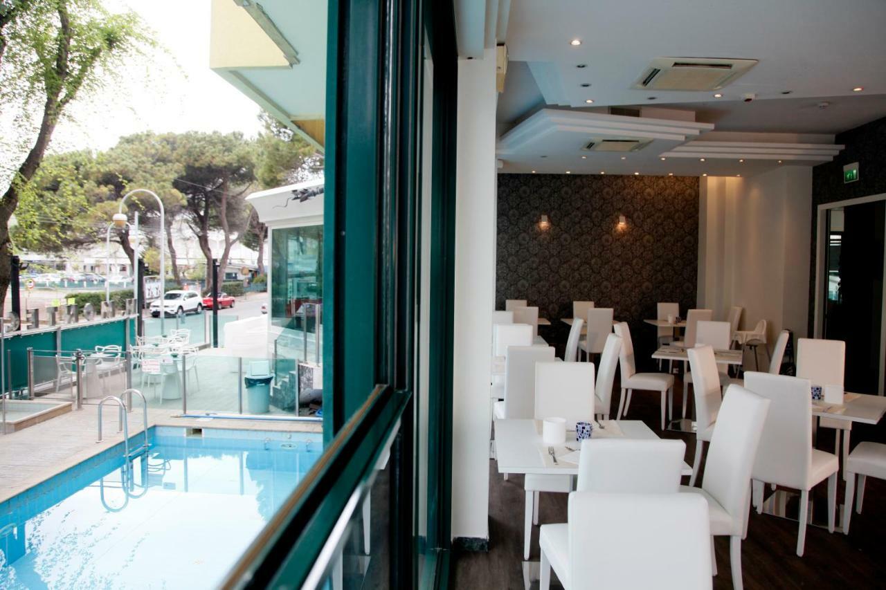 Hotel Montecarlo - Vista Mare Con Piscina & Area Fitness リッチョーネ エクステリア 写真