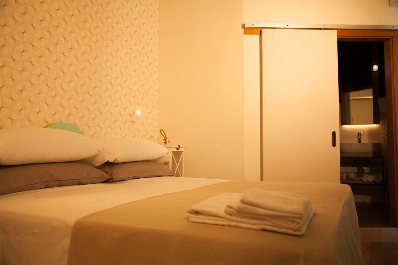 Hotel Montecarlo - Vista Mare Con Piscina & Area Fitness リッチョーネ エクステリア 写真