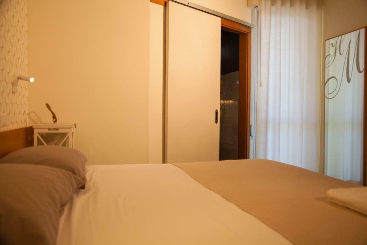 Hotel Montecarlo - Vista Mare Con Piscina & Area Fitness リッチョーネ エクステリア 写真