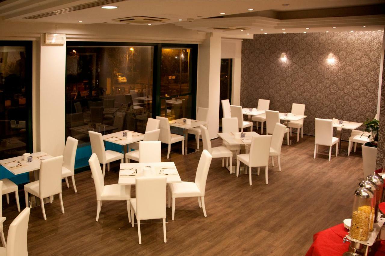 Hotel Montecarlo - Vista Mare Con Piscina & Area Fitness リッチョーネ エクステリア 写真