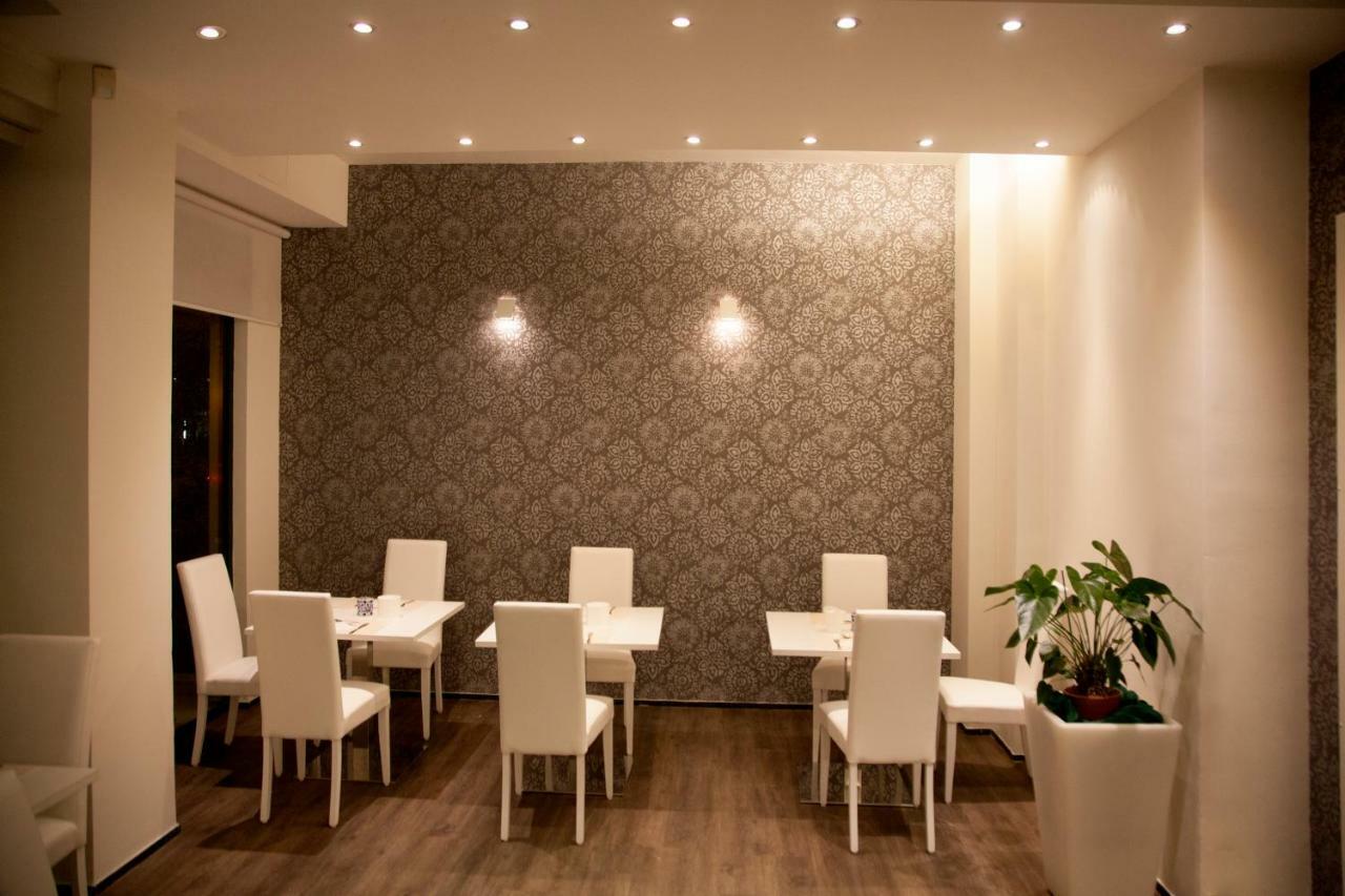 Hotel Montecarlo - Vista Mare Con Piscina & Area Fitness リッチョーネ エクステリア 写真
