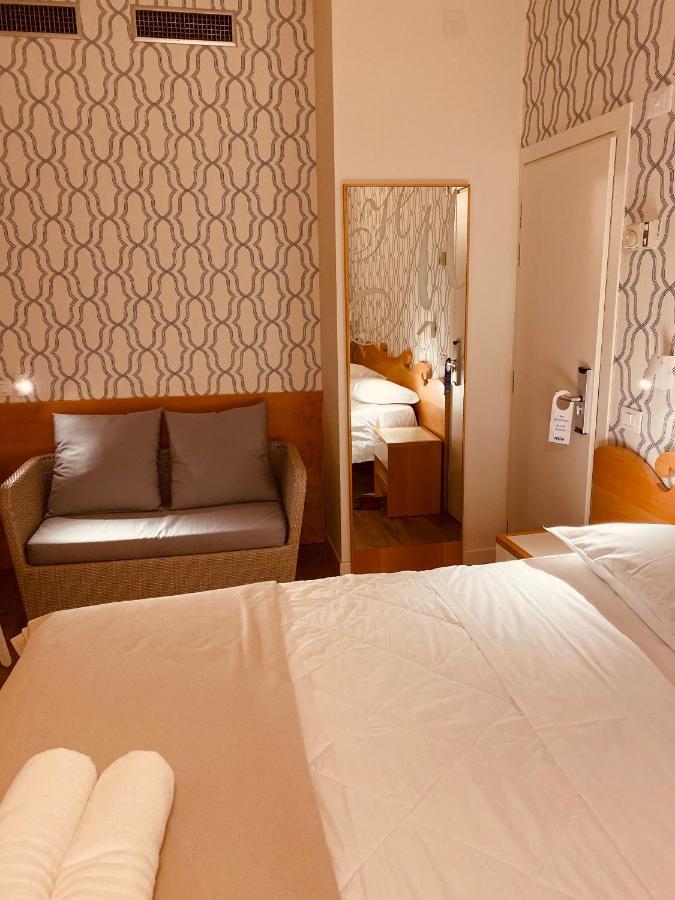 Hotel Montecarlo - Vista Mare Con Piscina & Area Fitness リッチョーネ エクステリア 写真